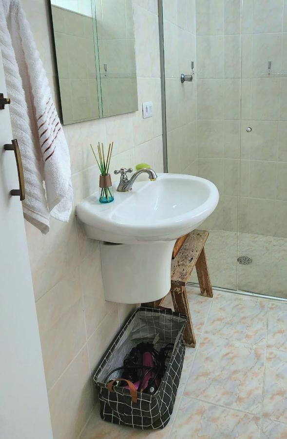 Apto Guaruja 1 Dorm Com Garagem Coberta 280M Da Praia Esterno foto